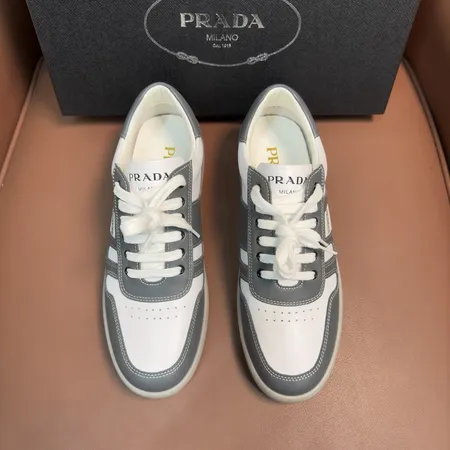 プラダ カジュアルシューズ