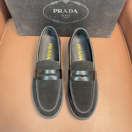 プラダ カジュアルシューズ