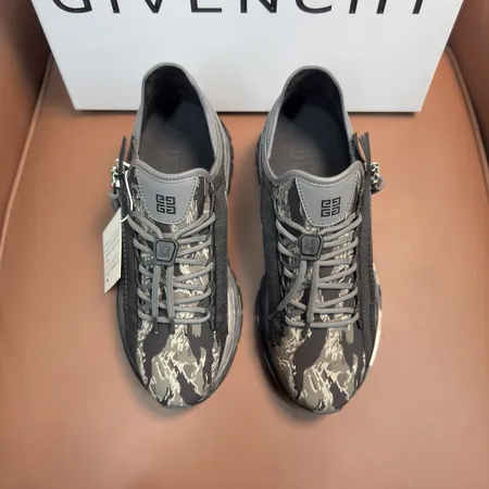 ジバンシィ スニーカー