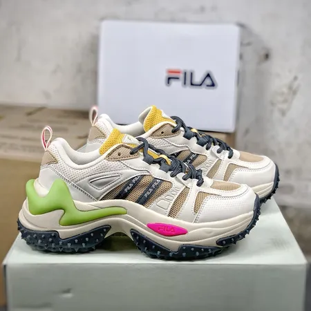 フィラ スニーカー