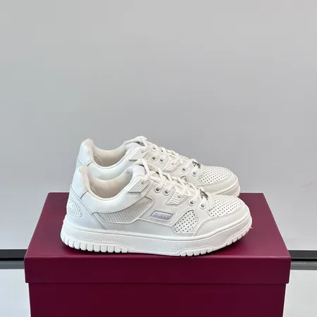 グッチ カジュアルシューズ