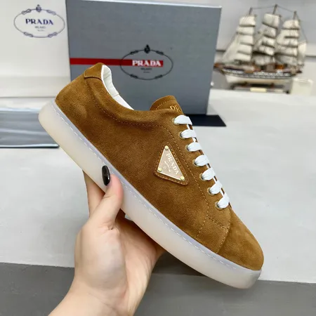 プラダ カジュアルシューズ