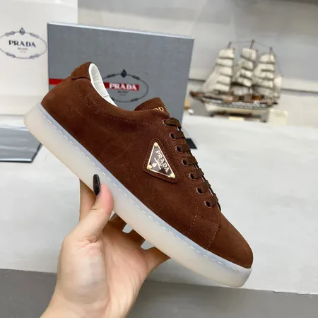 プラダ カジュアルシューズ