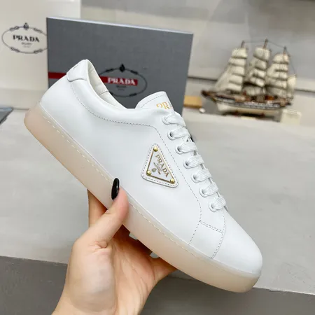 プラダ カジュアルシューズ