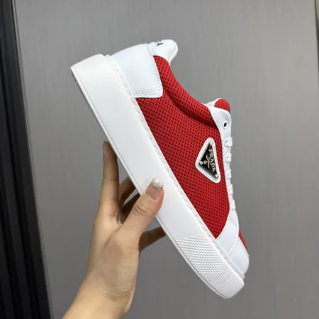 プラダ カジュアルシューズ