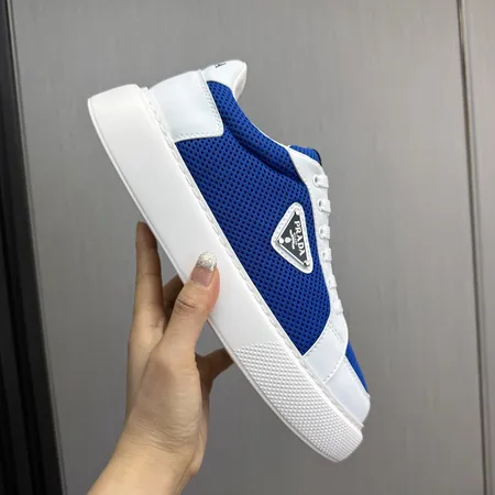 プラダ カジュアルシューズ