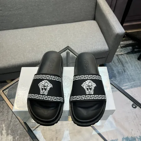 ヴェルサーチ スリッパ