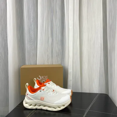 ロエベ スニーカー