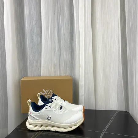 ロエベ スニーカー