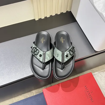 ヴァレンティノ スリッパ