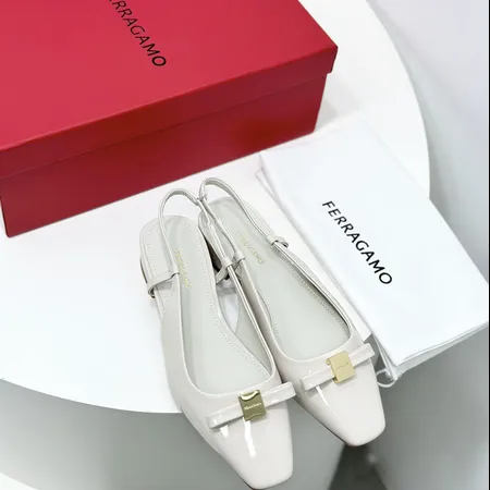 フェラガモ サンダル