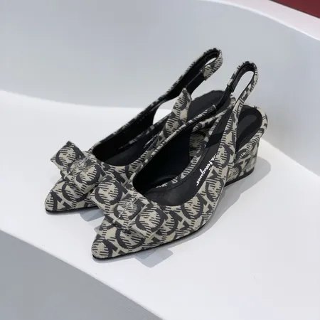 フェラガモ サンダル