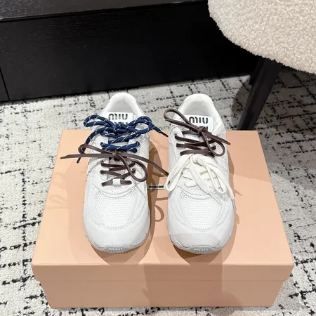 ミュウミュウ カジュアルシューズ