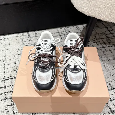 ミュウミュウ カジュアルシューズ