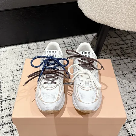 ミュウミュウ カジュアルシューズ