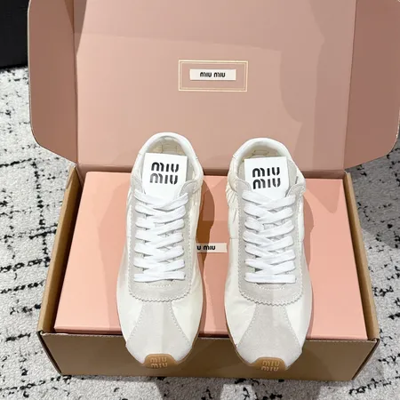 ミュウミュウ カジュアルシューズ