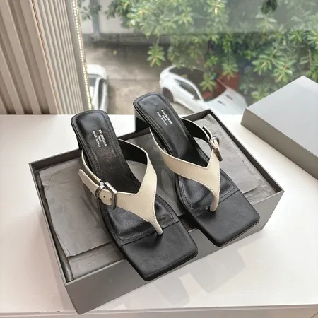 バレンシアガ サンダル