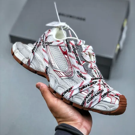 バレンシアガ スニーカー