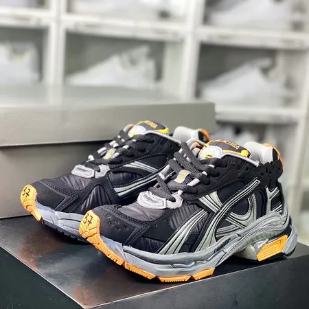 バレンシアガ スニーカー