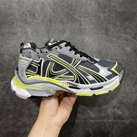 バレンシアガ スニーカー