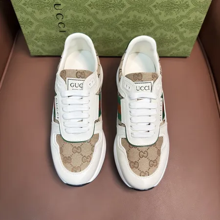 グッチ カジュアルシューズ