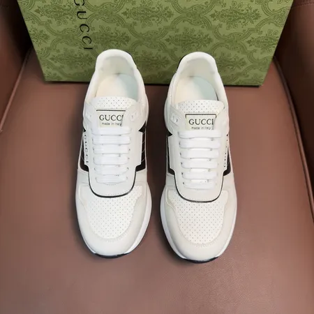 グッチ カジュアルシューズ