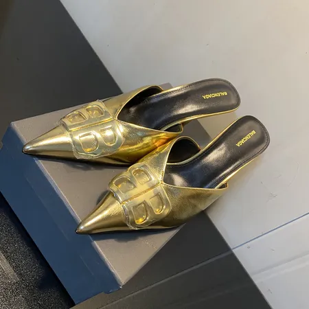 バレンシアガ スリッパ