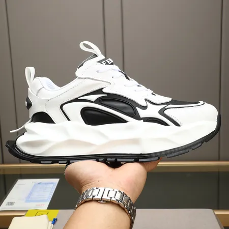 フェンディ スニーカー