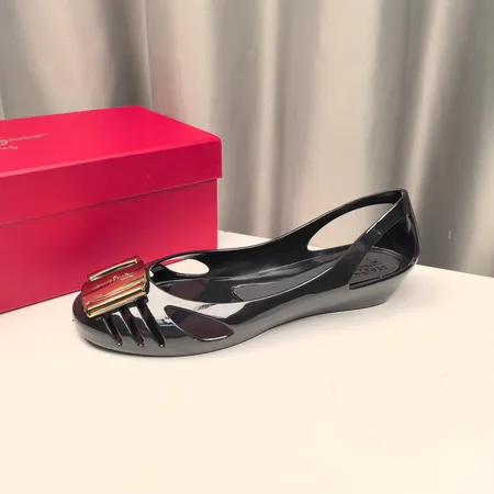 フェラガモ サンダル