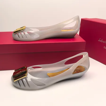 フェラガモ サンダル