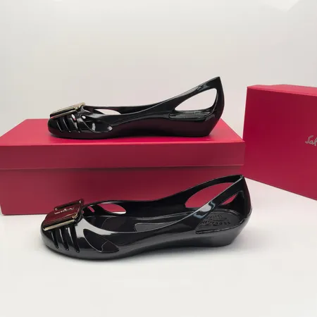 フェラガモ サンダル