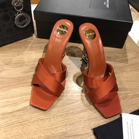 イブサンローラン サンダル