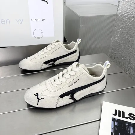 バレンシアガ カジュアルシューズ