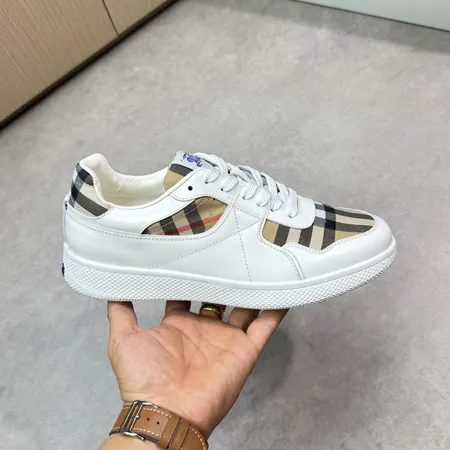 バーバリー ス カジュアルシューズ