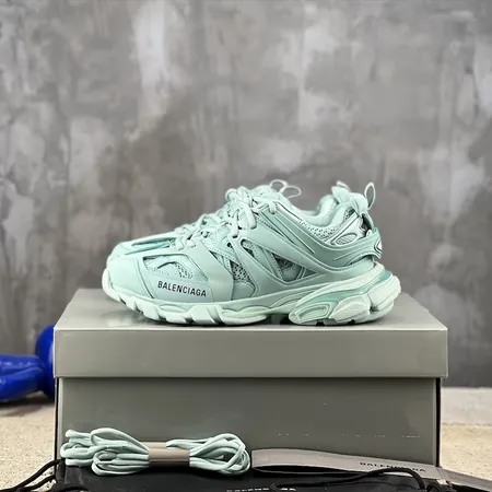 バレンシアガ スニーカー