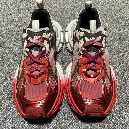 バレンシアガ スニーカー