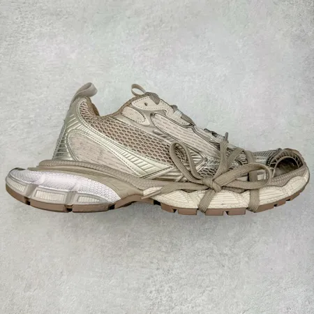 バレンシアガ スニーカー