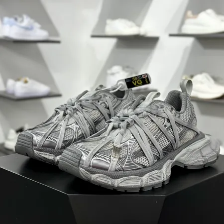 バレンシアガ スニーカー