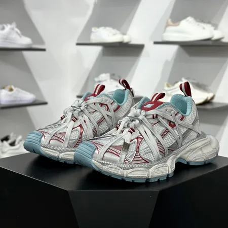 バレンシアガ スニーカー