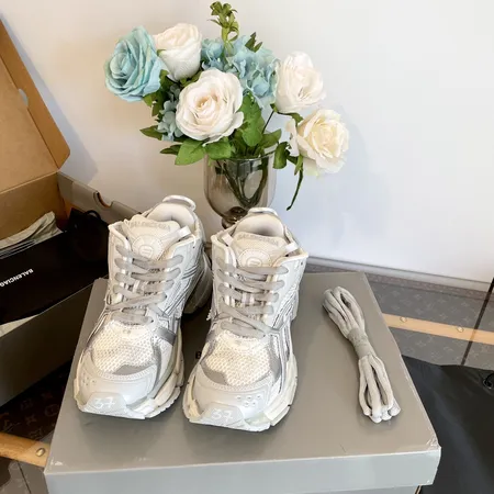 バレンシアガ スニーカー