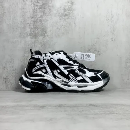 バレンシアガ スニーカー