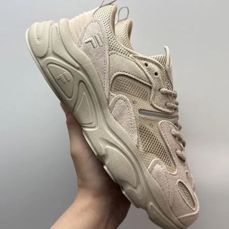 フィラ スニーカー