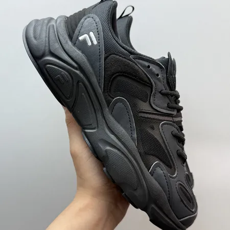 フィラ スニーカー