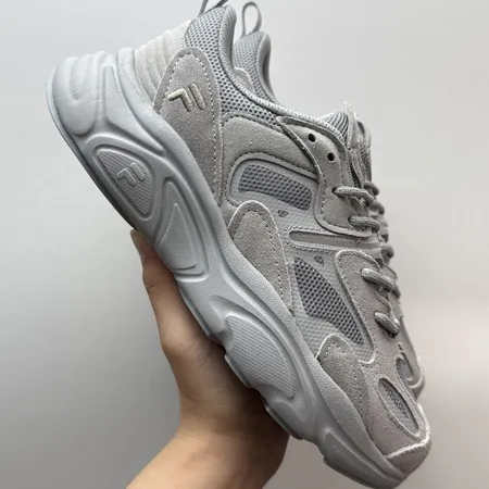 フィラ スニーカー