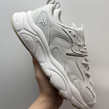 フィラ スニーカー