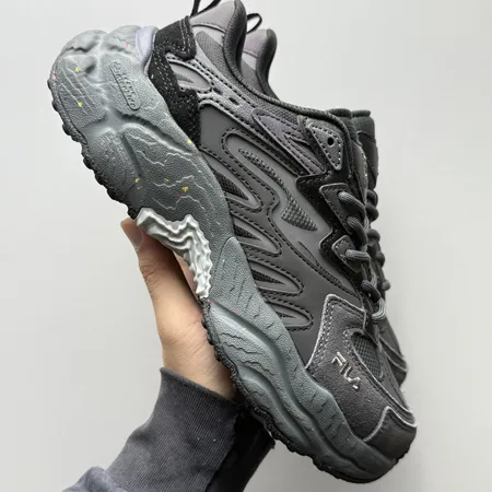 フィラ スニーカー