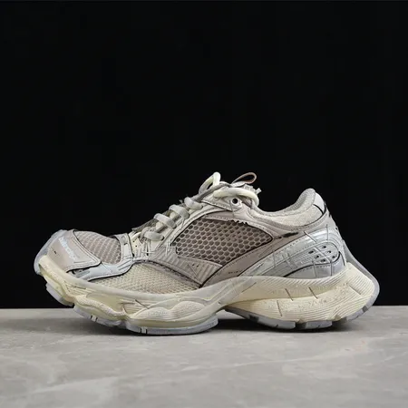 バレンシアガ スニーカー