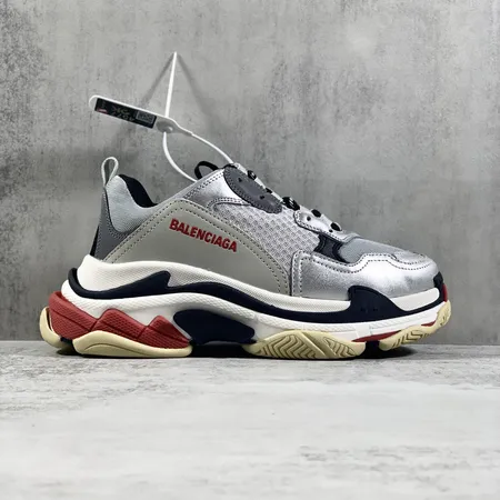 バレンシアガ スニーカー