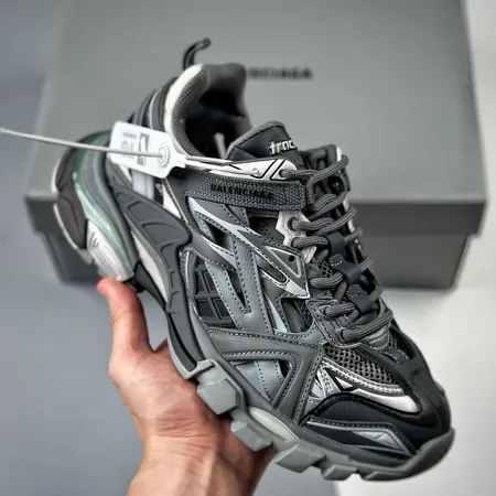 バレンシアガ スニーカー