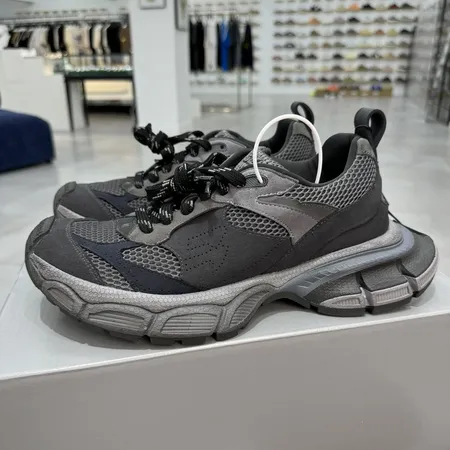 バレンシアガ スニーカー